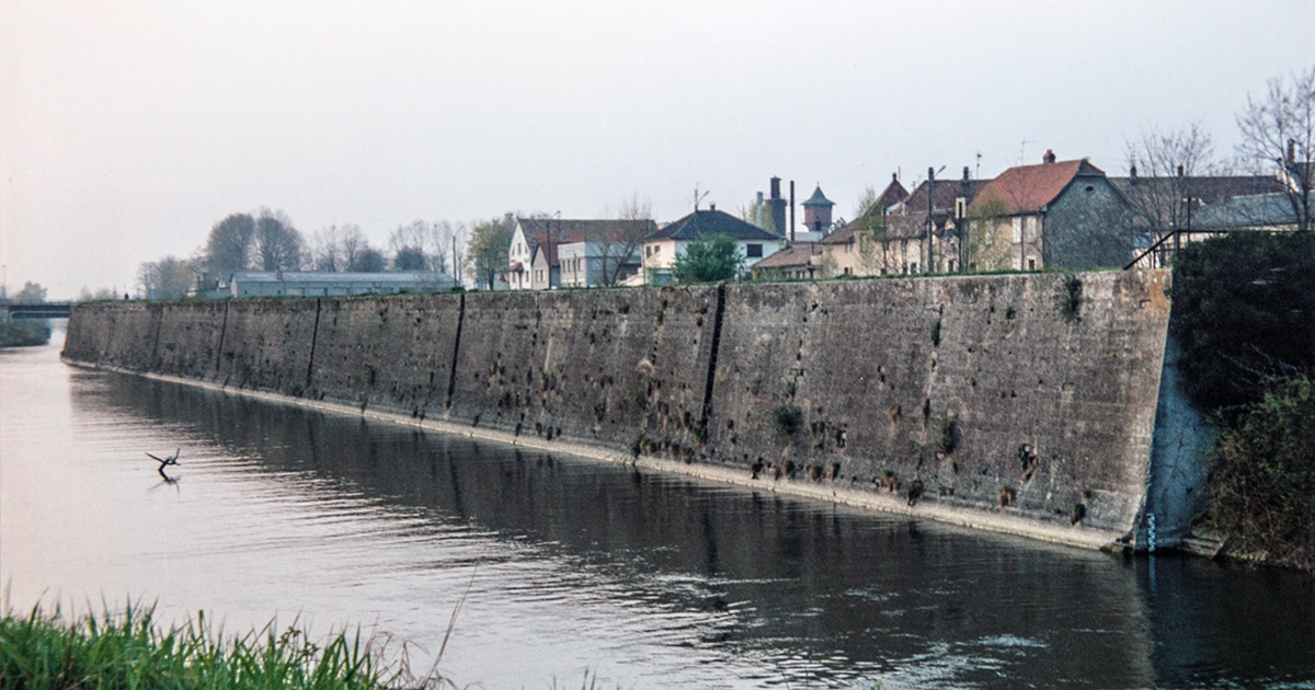 Construction du Parc des eaux vives de Huningue