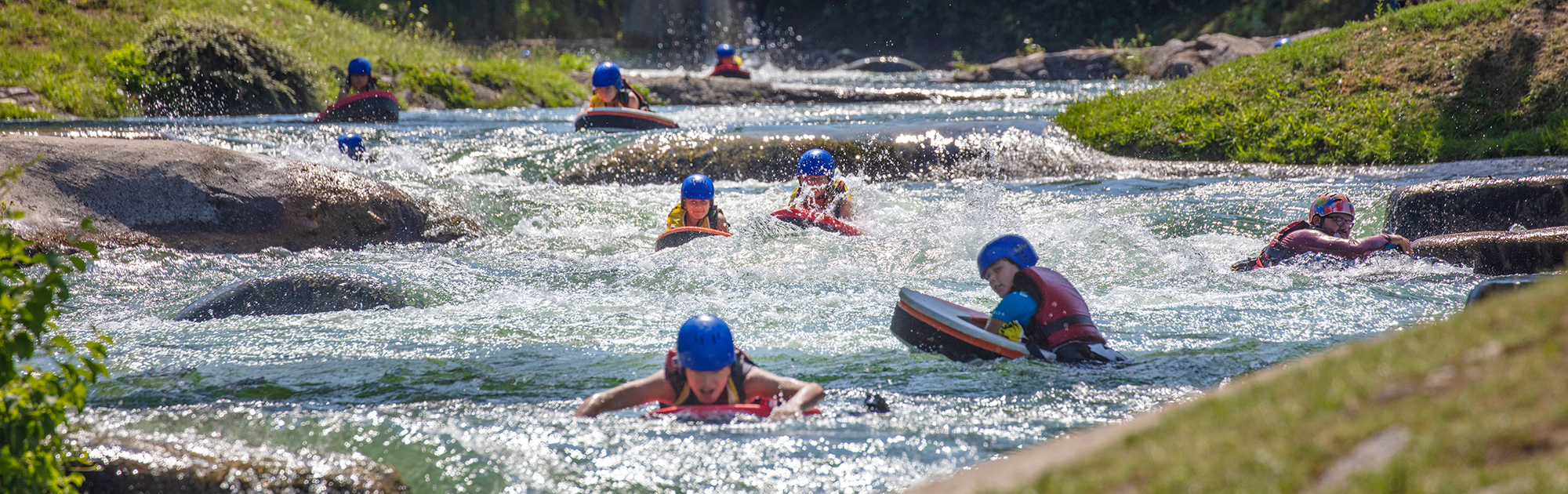 Pratique de l'hydrospeed sur le Parc des eaux vives de Huningue
