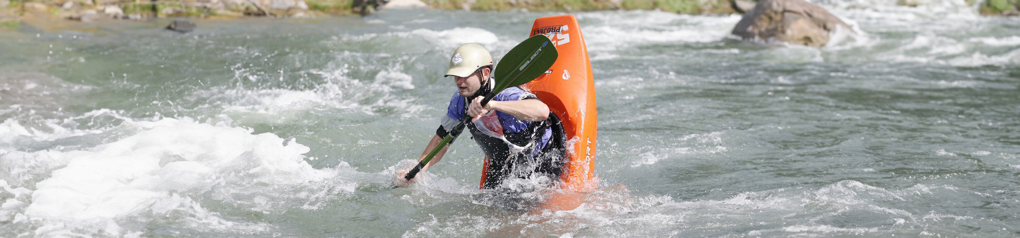 Rodeo kayak sur les eaux vives de Huningue